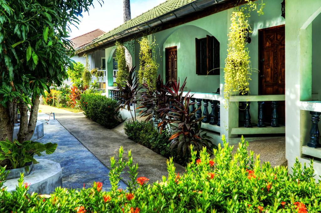 Gila's Garden Ламаи-Бич